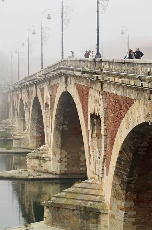 Réflexologue certifiée, je vous propose, à Toulouse centre, des séances de réflexologie combinée, Plantaire, Palmaire, Auriculaire, Faciale.